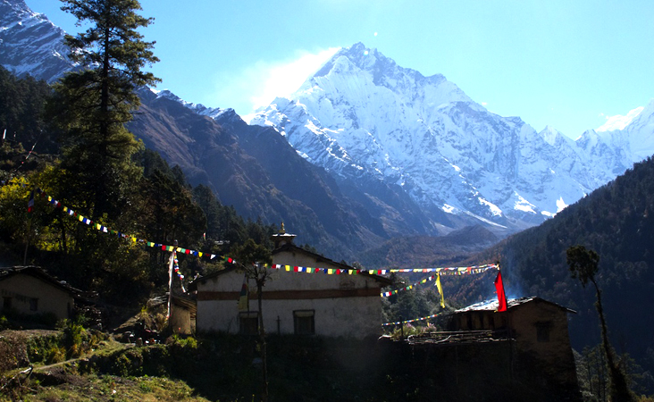 Manaslu Tsum Valley Circuit Trek