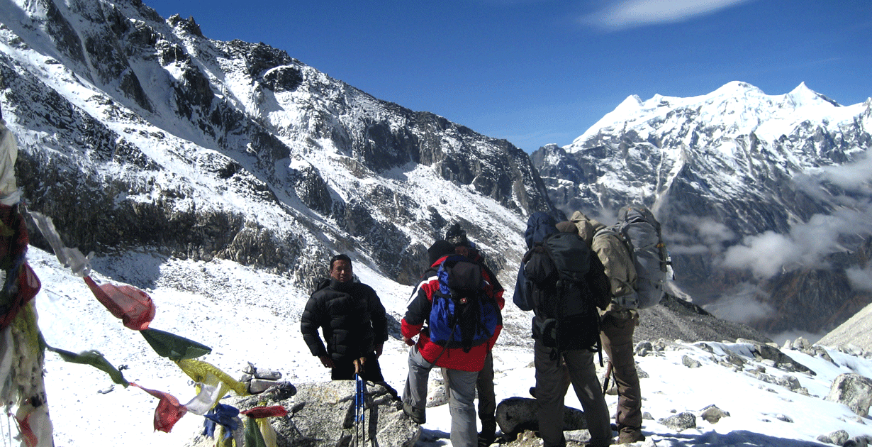 Bimthang Trek day hike, larke la