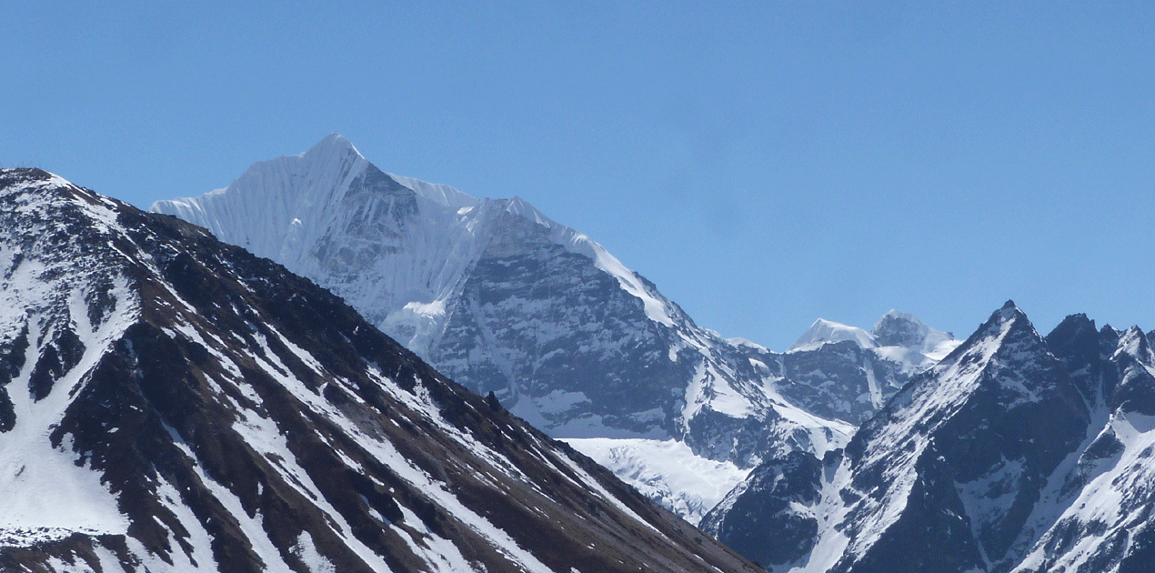 gangchempo peak langtang